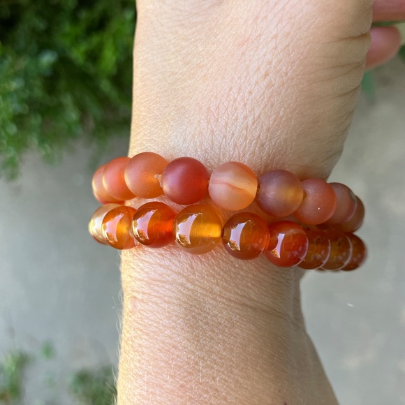 Matte Elastic Carnelian Beaded Bracelet NWOT - Picture 3 of 6